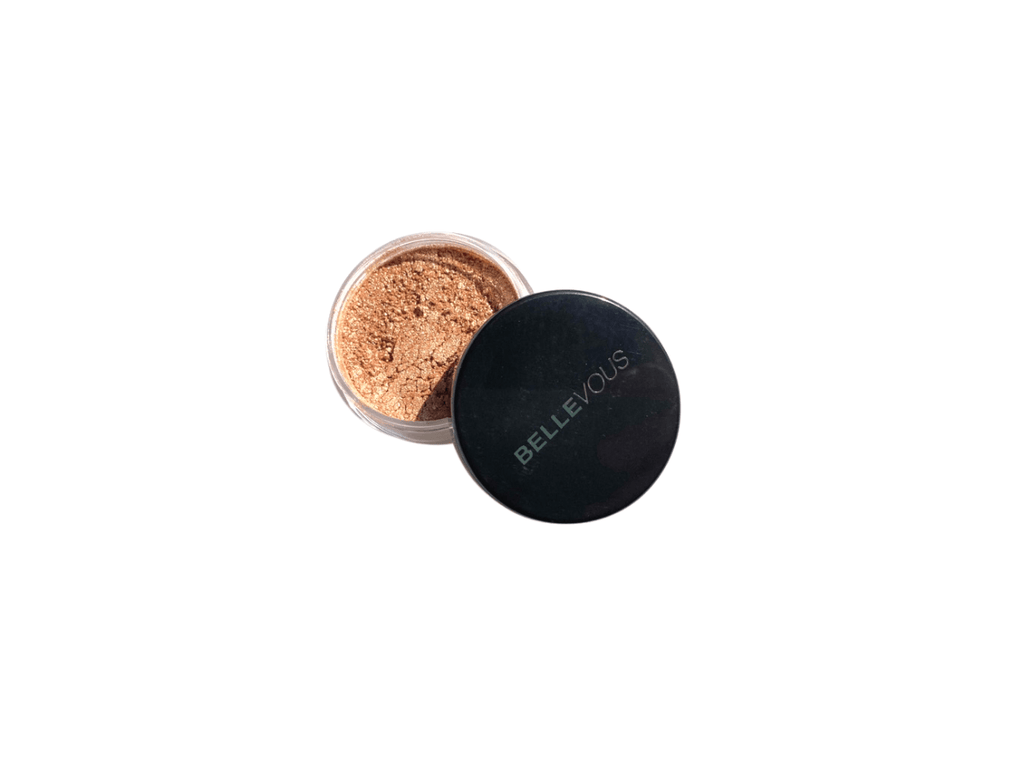 La Peach   A shimmering loose highlighter in powder form is highly reflective with iridescent pearls that provides an intense sparkle payoff. Easy to blend and a little goes a long  For Light- Medium Skin Tones  Iridescent Shimmer